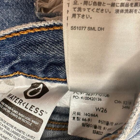 Levi’s Denim Distressed Size W26 Women Shorts - Picture 4 of 4